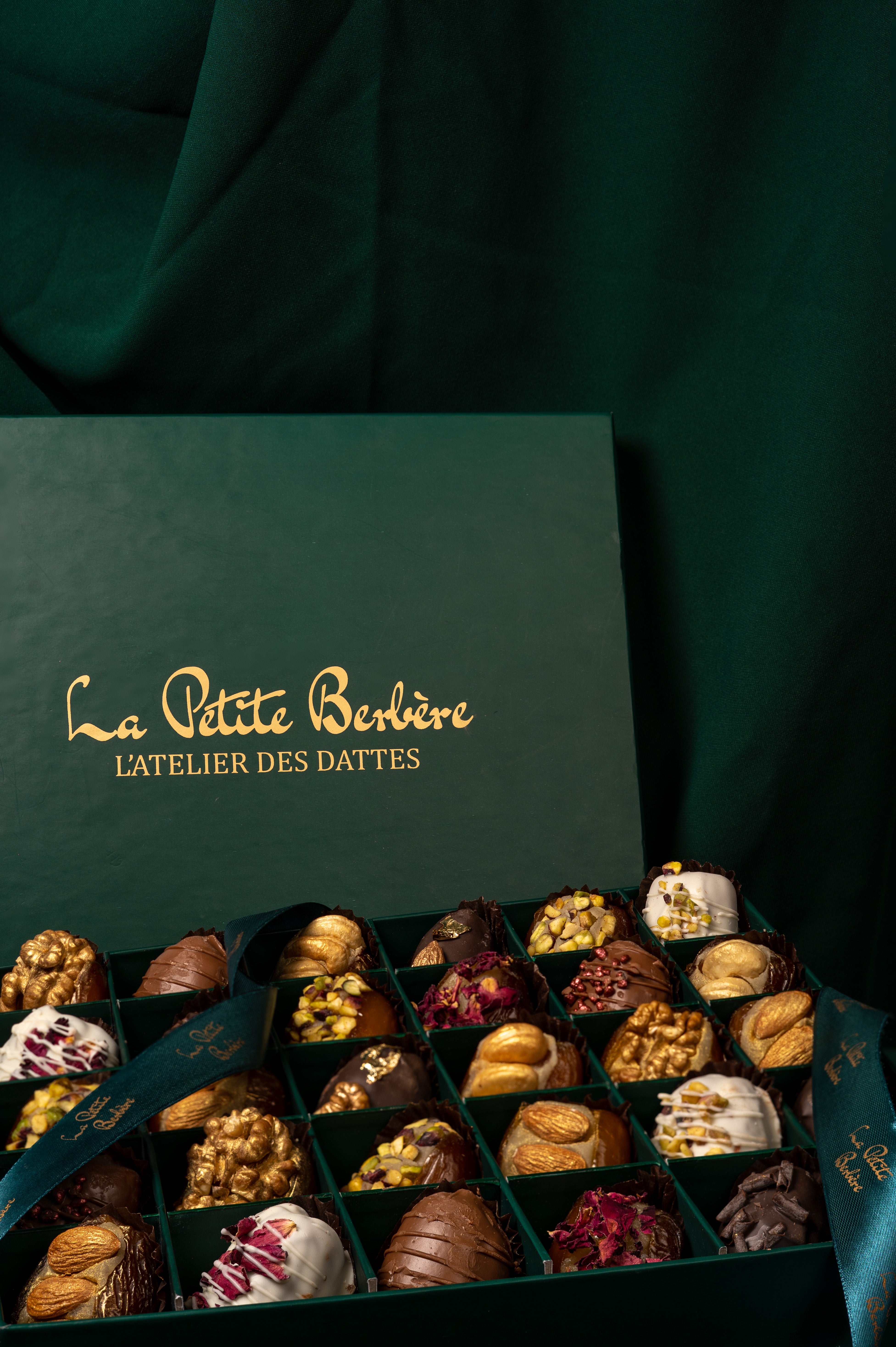 COFFRET DATTES  FOURRÉES 30 PIÈCES