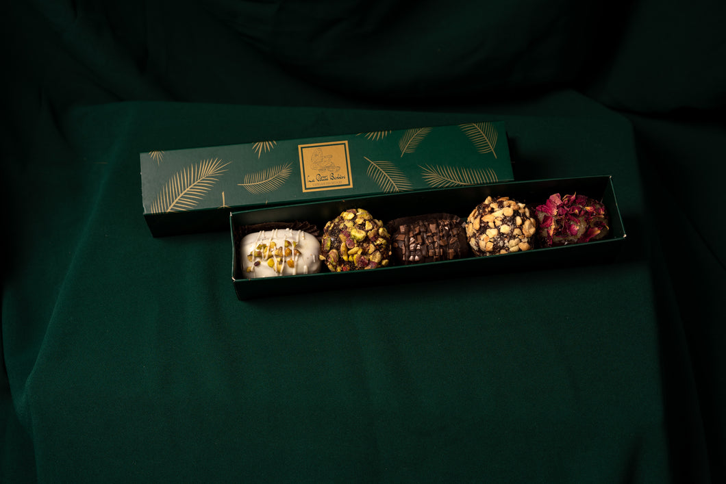 COFFRET DATTES FOURRÉES   ET BOULES 5 PIÉCES