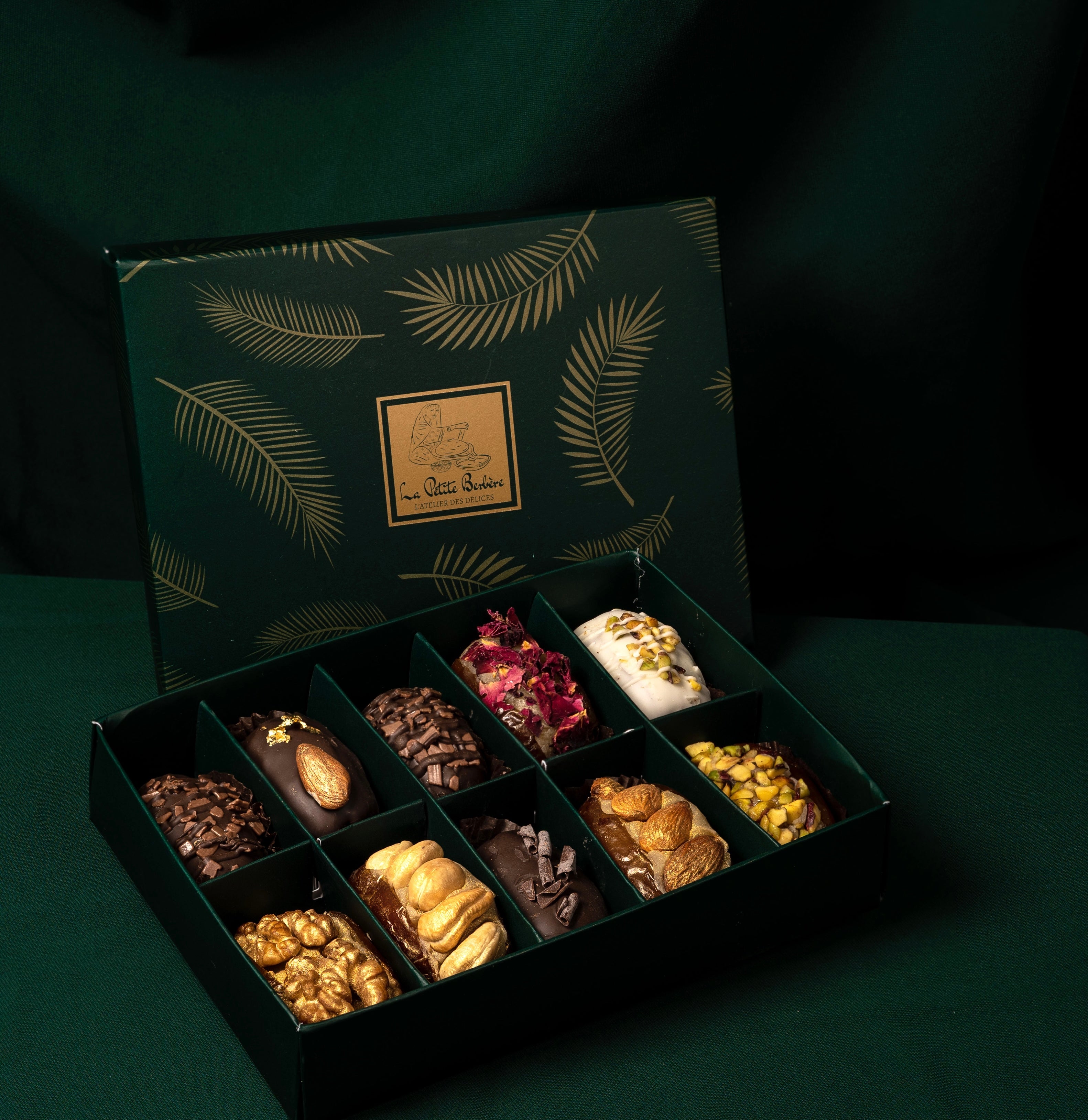 COFFRET DATTES FOURRÉES   16 PIÉCES